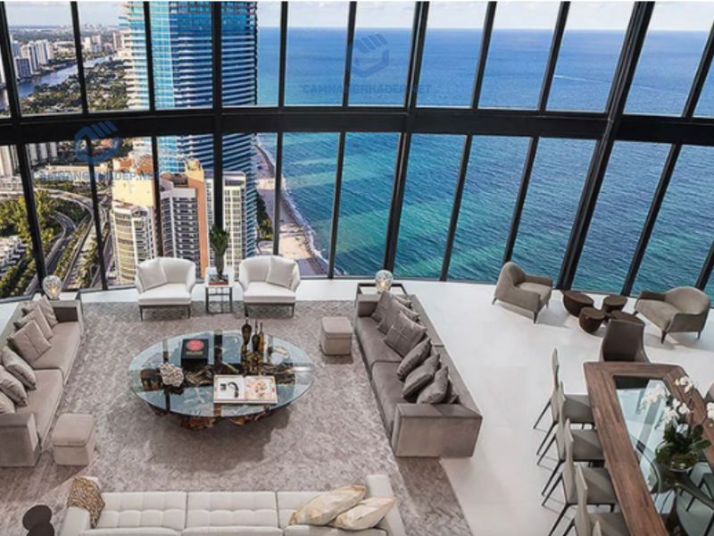 Tọa lạc ở tầng 9 của toà nhà, căn hộ của Messi mang đến tầm nhìn tuyệt vời, nhìn thẳng ra biển Miami.