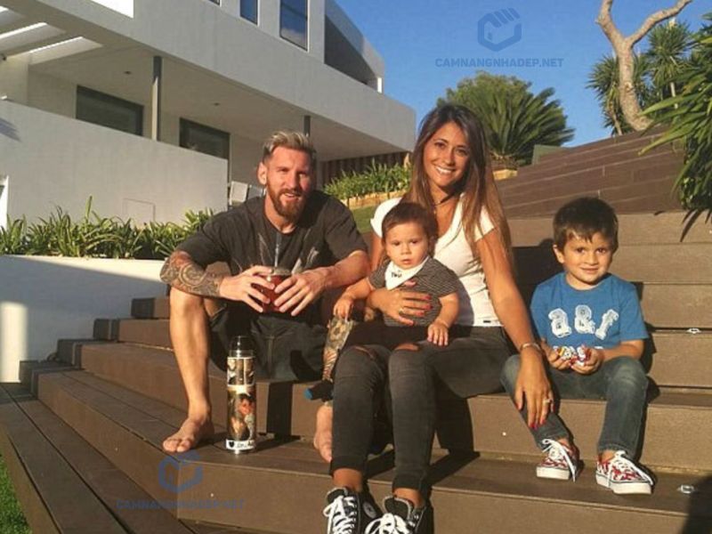 Messi và gia đình tại biệt thự