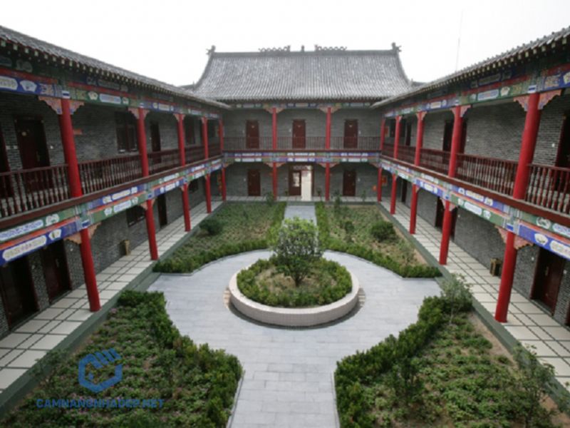 Nhà cổ Trung Quốc tứ hợp viện chứa đựng nhiều thông điệp và biểu tượng về may mắn, phúc lộc cho gia chủ